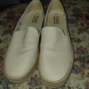 TOMS Women's Cream Canvas Espadrille Slip-On